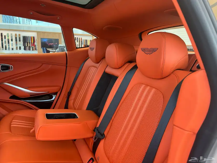 Aston Martin DBX 707 2025 7