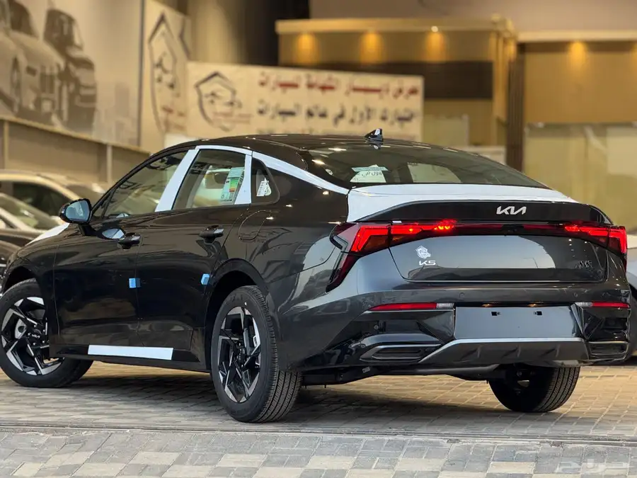 كيا K5 2025 ستاندر مطور عروض الكاش والتقسيط 5