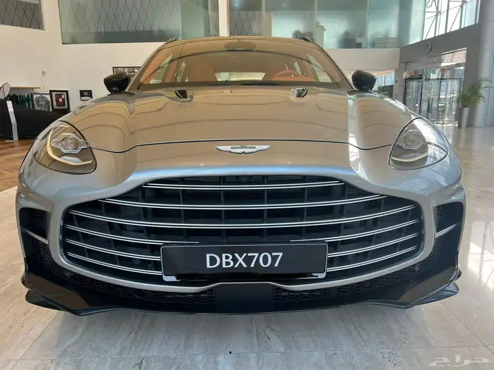 Aston Martin DBX 707 2025 1