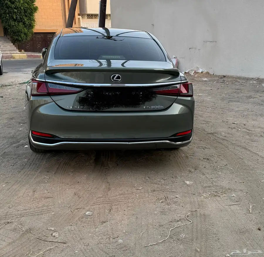 لكزس ES300 هايبرد 2022 سعودي 8