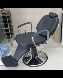 كرسي حلاق بحاله ممتازه شبه جديد 0