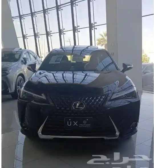 لكزس UX300H هايبرد 2024 بسعر ممتاز اقساط وكاش 0