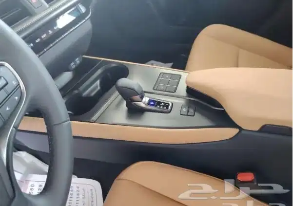 لكزس UX300H هايبرد 2024 بسعر ممتاز اقساط وكاش 4