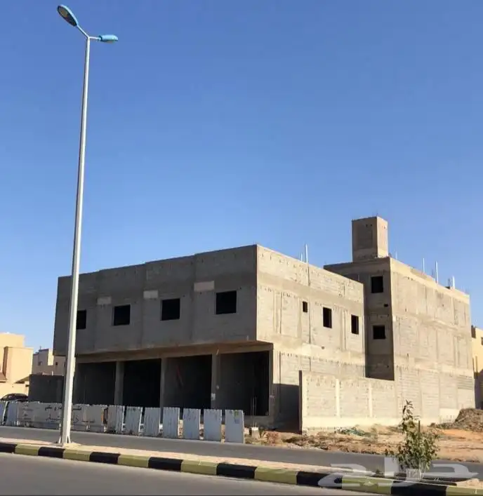 للبيع عماره تجاريه بعنيزه 0