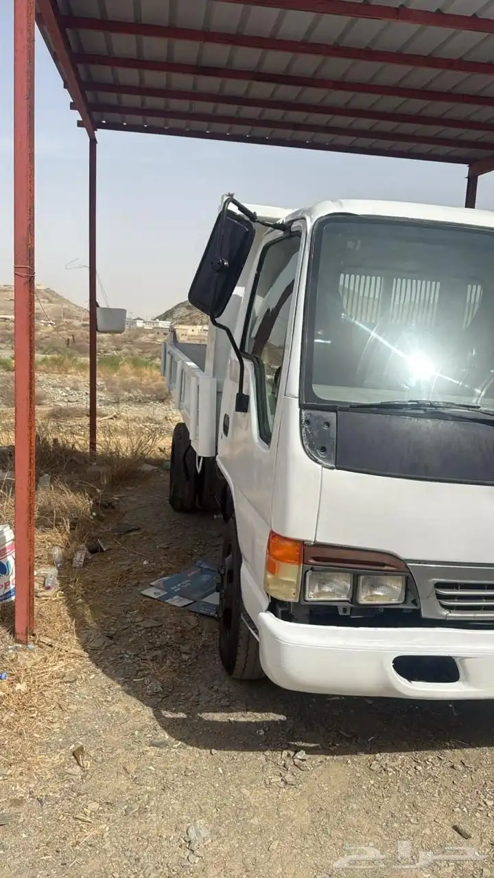 قلاب اسيزو مديل 2000 حمولة 5 طن 3