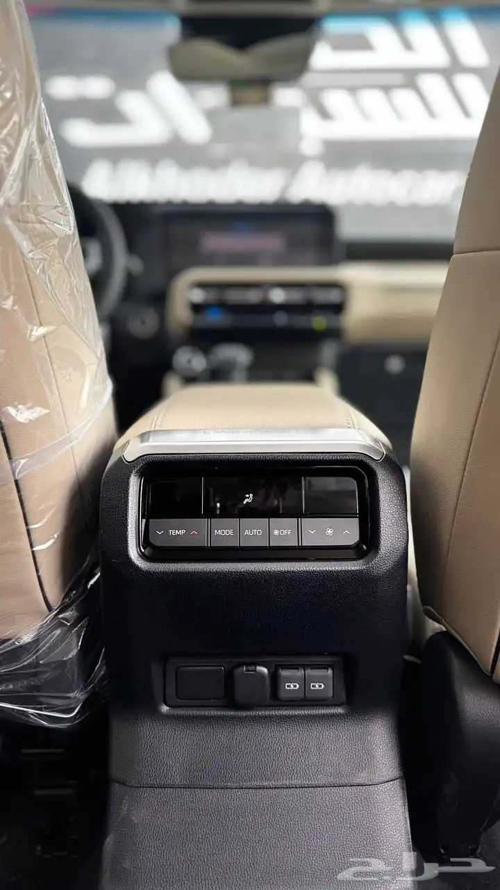 تويوتا برادو TXL3 2025 لدى شركة عبدالمجيد الخضر 8