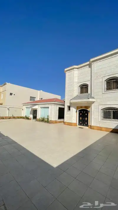 للبيع دورين معزولات بحي الوادي 1