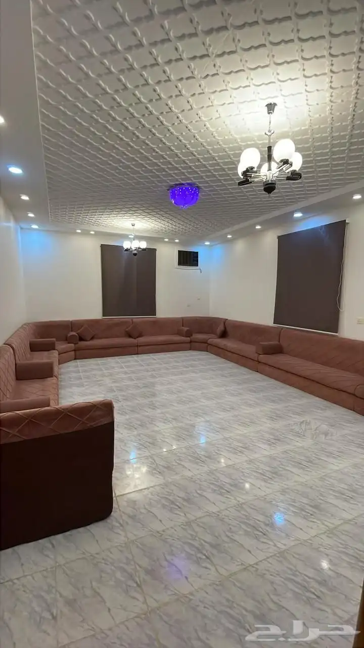 دور للإيجار اليومي بحوش واسع بالقرب من منتزهات الفرعا 8
