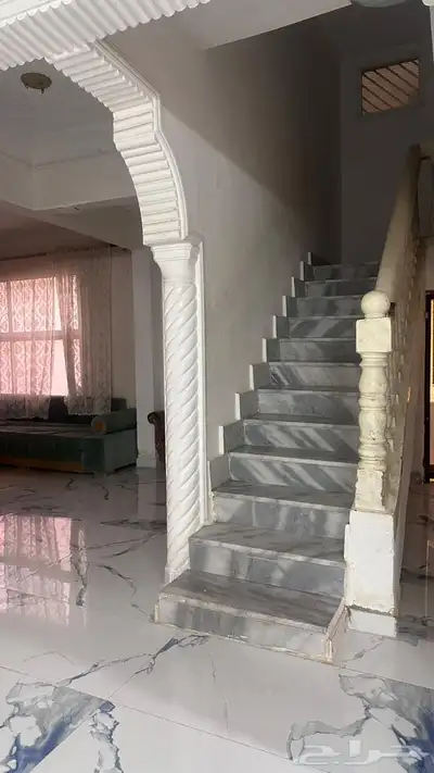 فلة بحي النهضة بموقع جدا ممتاز 1