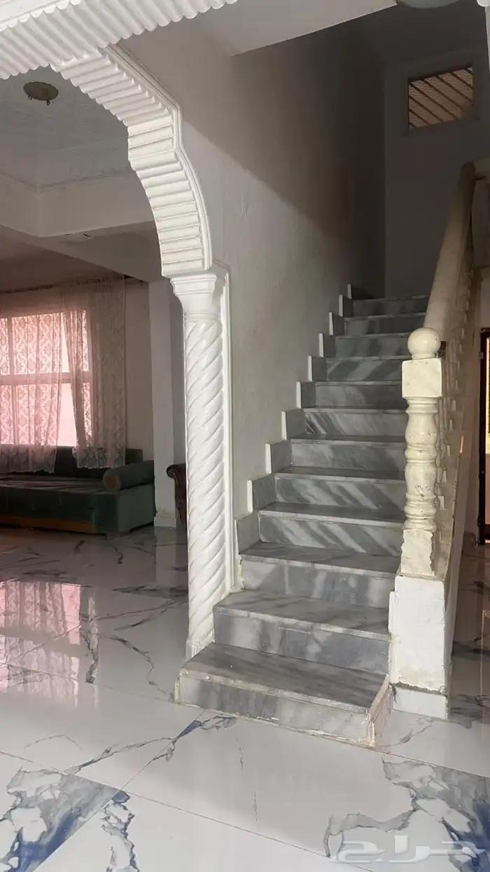 فلة بحي النهضة بموقع جدا ممتاز 1