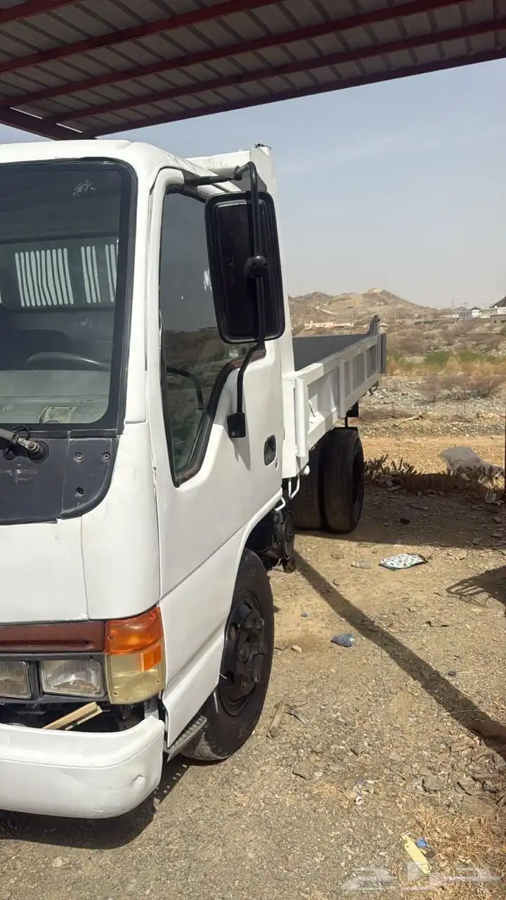 قلاب اسيزو مديل 2000 حمولة 5 طن 0
