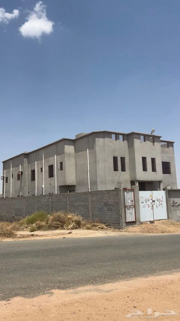 للبيع فيلا وشقتين بمخطط الربوة في الواديين 1