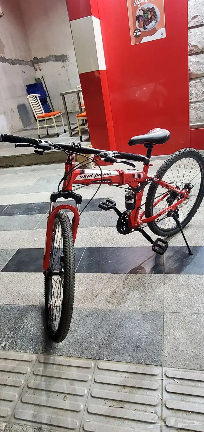 دراجة هوائية نظيف ولا يشكو من شيء 0