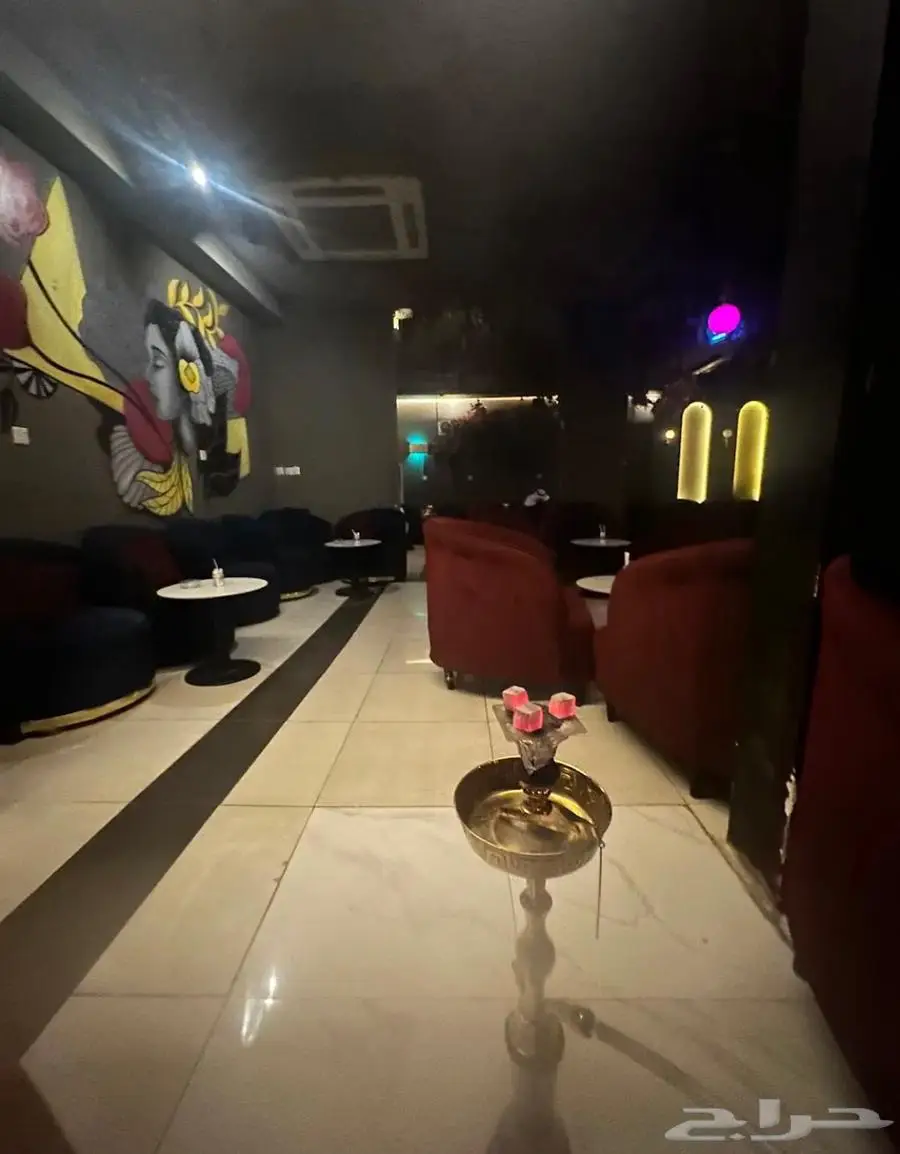 لاونج للتقبيل في حي الحزن 4