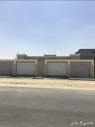 للبيع استراحه دور مساحة 875 م شارع 60 بحي الامانه الدمام 0