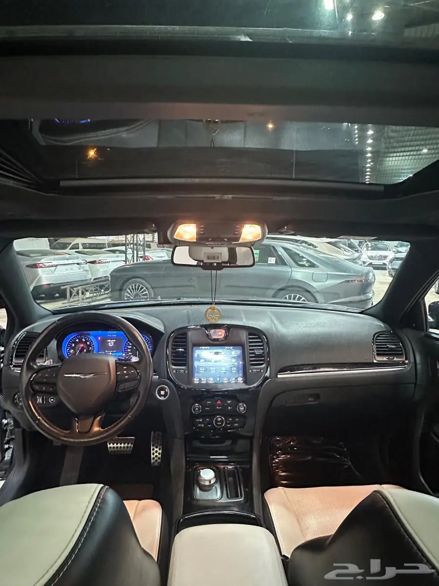 للبيع كرايسلر 300S V8 فل كامل موديل 2020 - نظافة وكالك 2