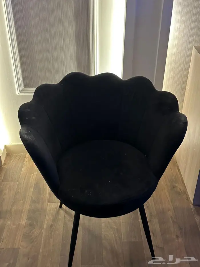 سجادة وكرسي فخم للبيع 0