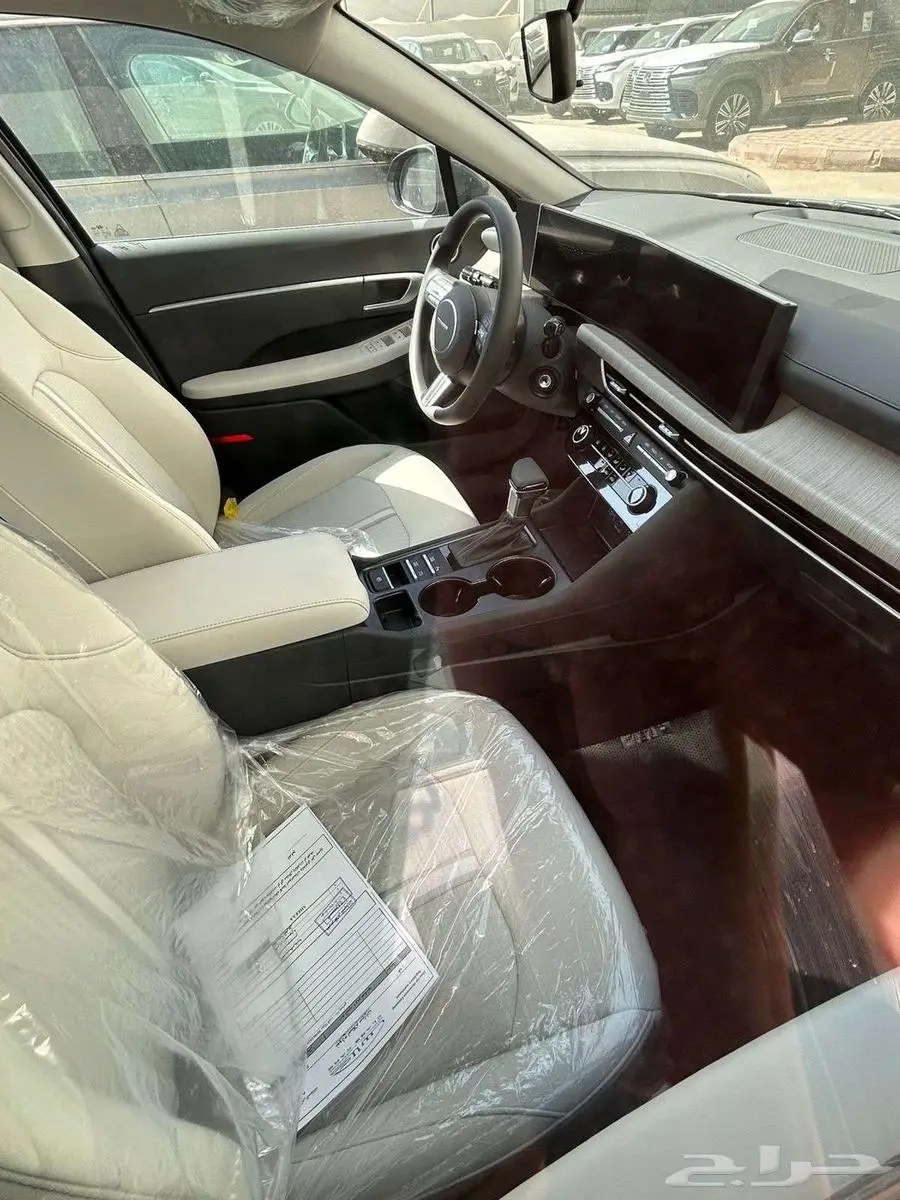 هيونداي سوناتا 2025 لون رصاصي لامع 1