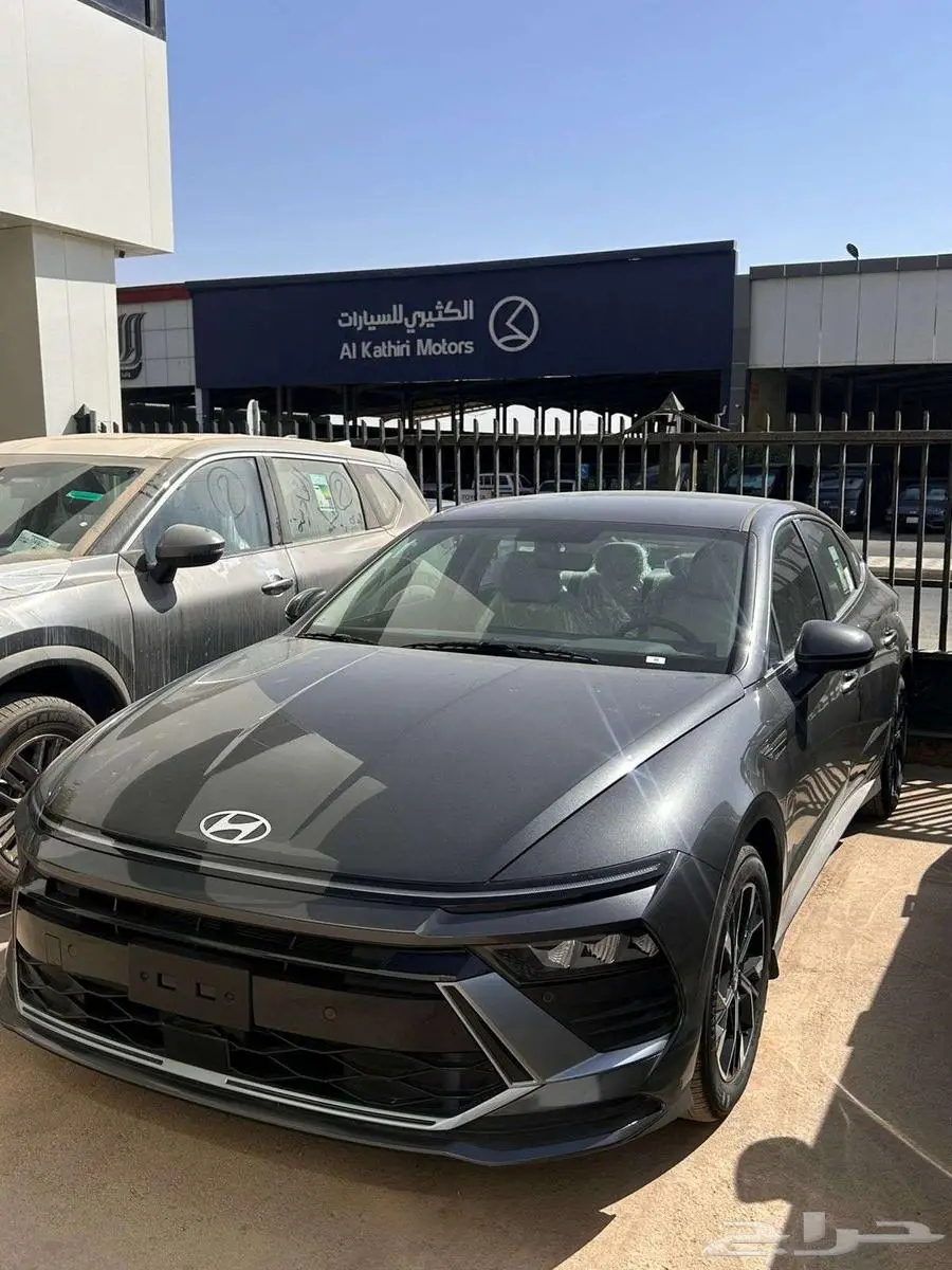 هيونداي سوناتا 2025 لون رصاصي لامع 0