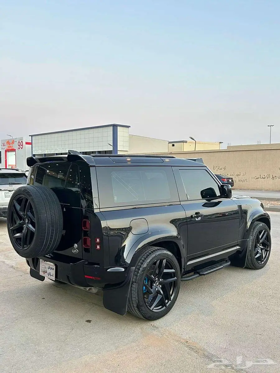 لاندروفر ديفندر 2022 Khan Edition من النوادر خان ادشن 4