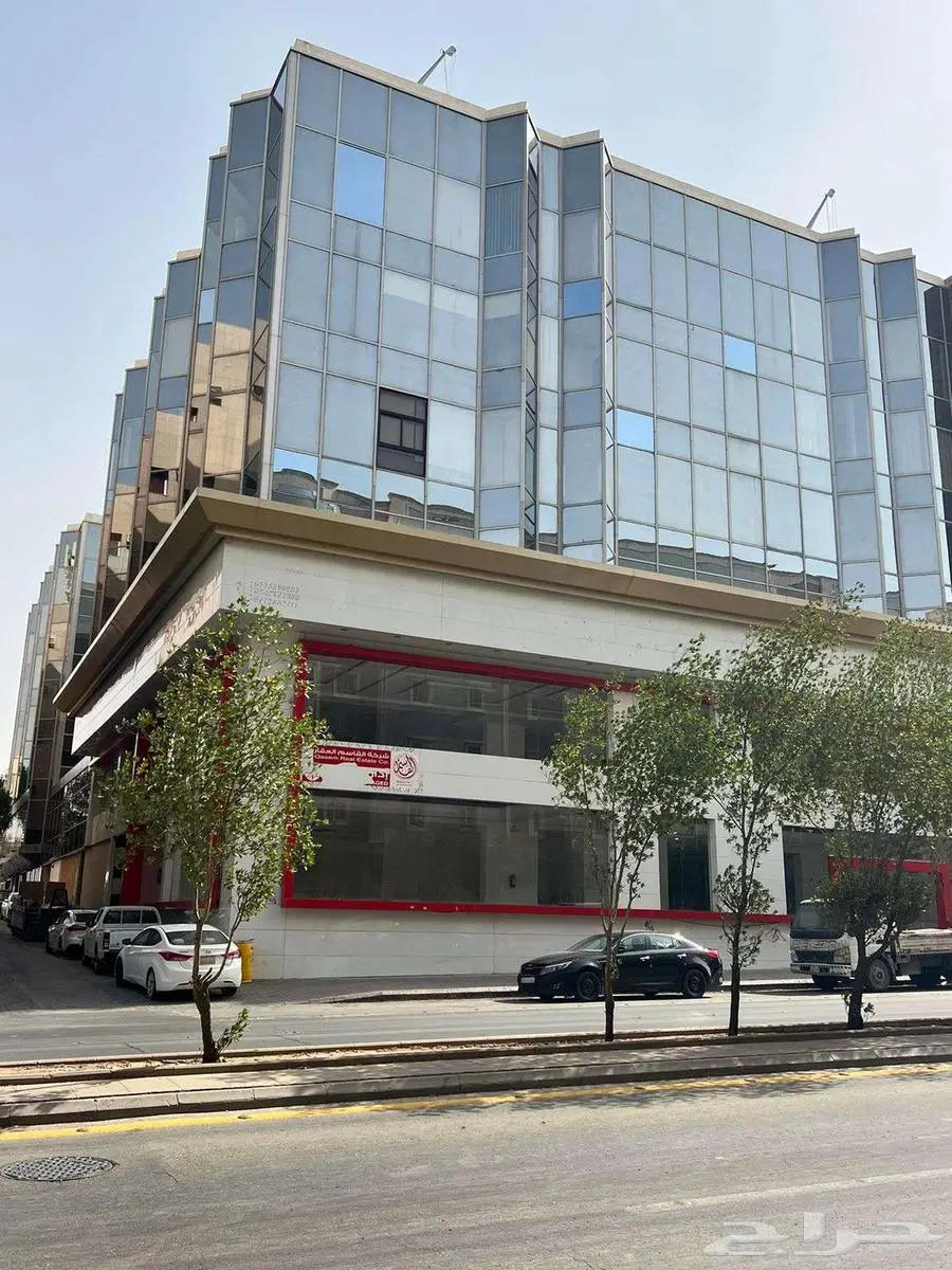 مكاتب للايجار في برج تجاري طريق الامام فيصل 29 الف ريال 0