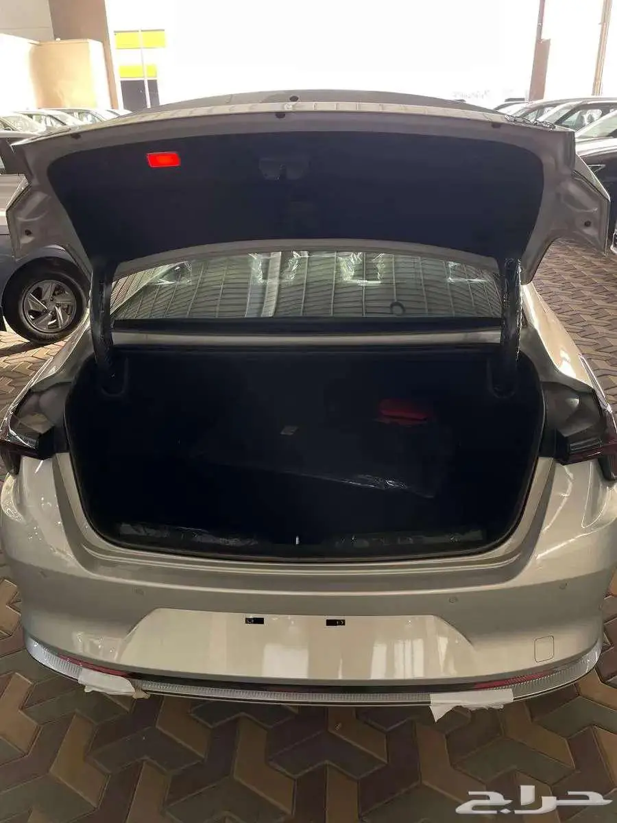 كيا k8 استاندر 2025 بسعر 147500 بالضريبه 10