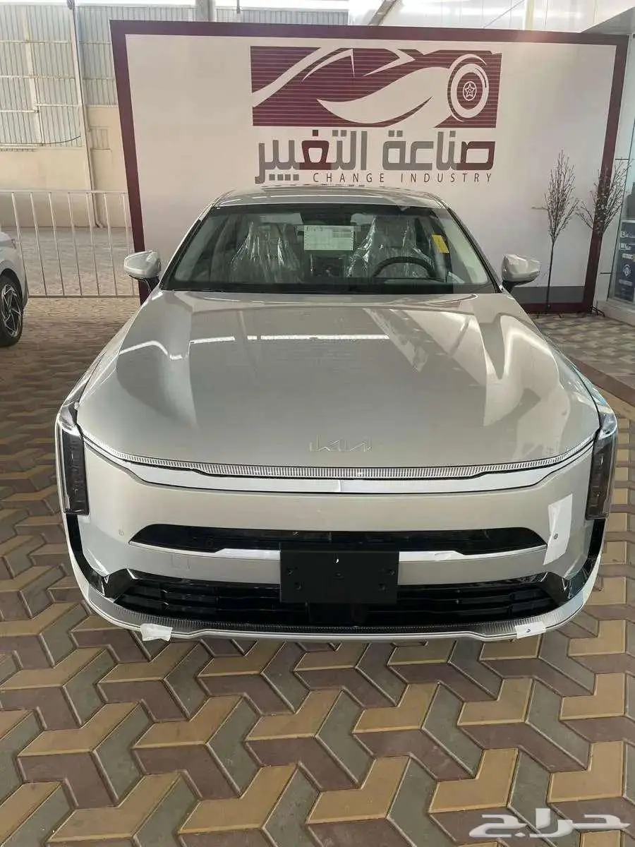كيا k8 استاندر 2025 بسعر 147500 بالضريبه 0