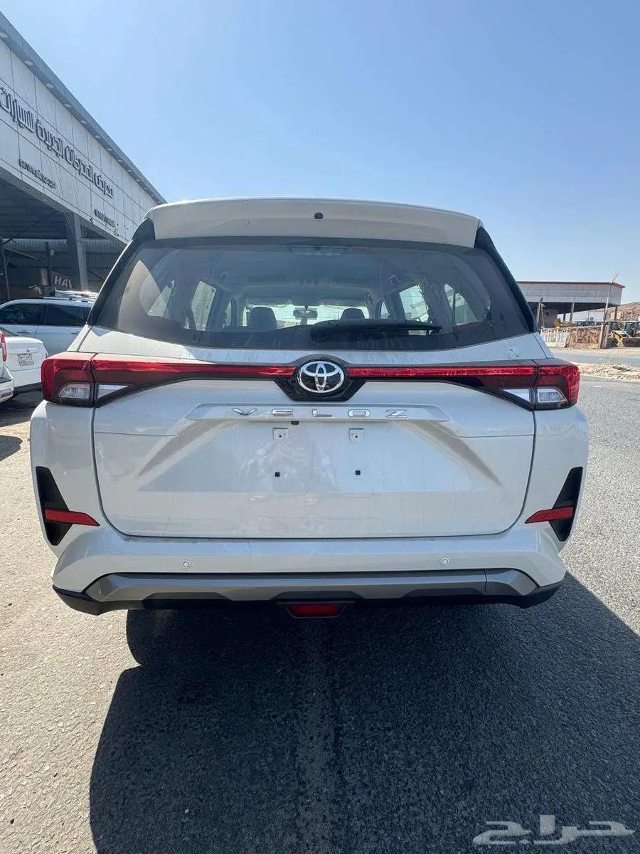 تويوتا فيلوز فل كامل 1500 cc ابيض موديل 2025 6
