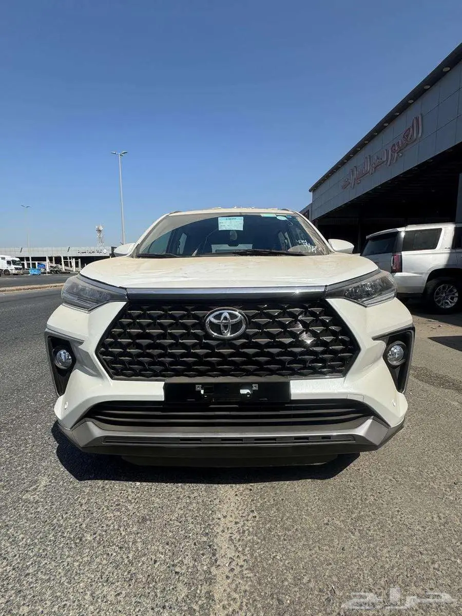 تويوتا فيلوز فل كامل 1500 cc ابيض موديل 2025 5