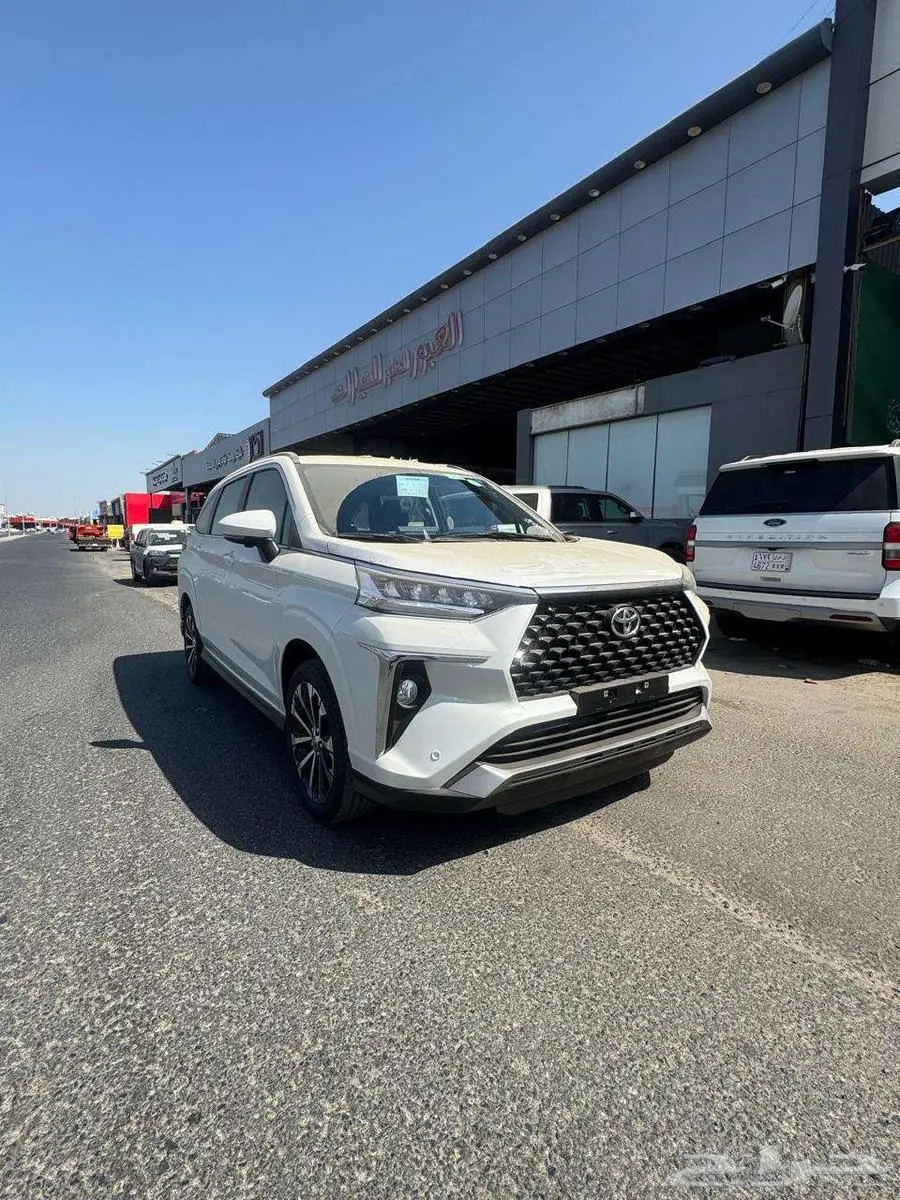 تويوتا فيلوز فل كامل 1500 cc ابيض موديل 2025 2