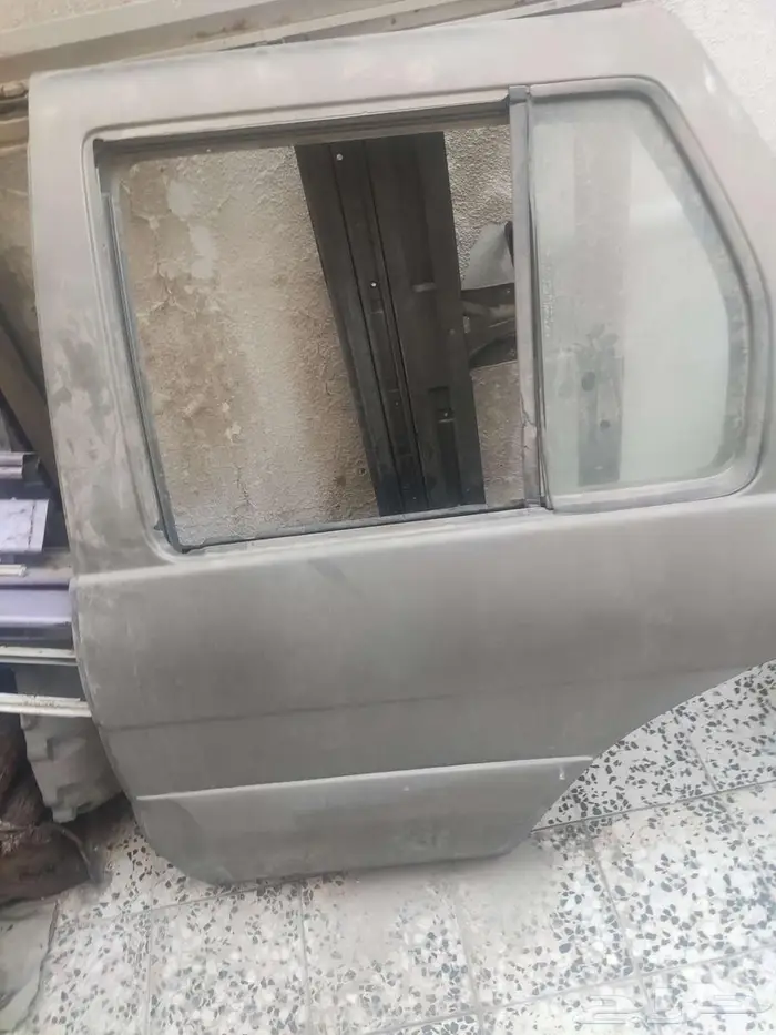 باب خلفي باثفندر 2005  قير اتوماتيك باثفندر مكينه 3300 2