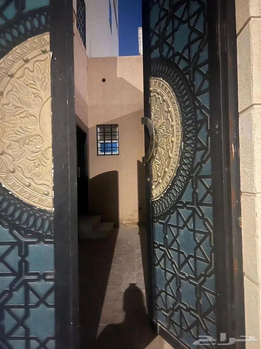 للايجار شقة في فلة فاخرة حي العارض 4