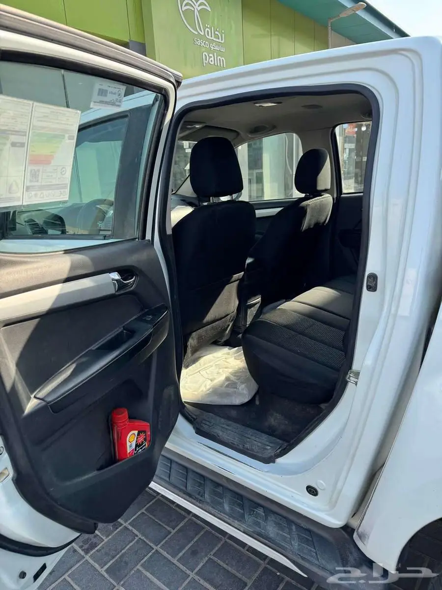 Isuzu d max LS 2020 model 1