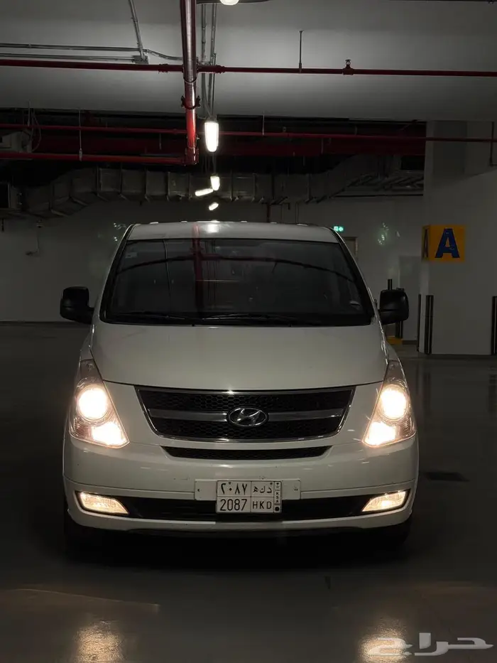 هيونداي فان ديزل H1 2015 نظيف 6