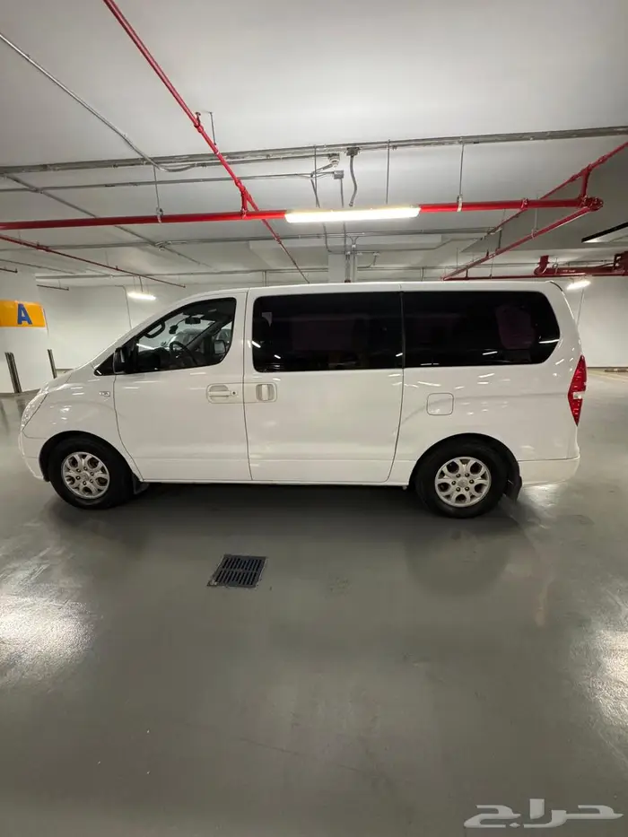 هيونداي فان ديزل H1 2015 نظيف 17