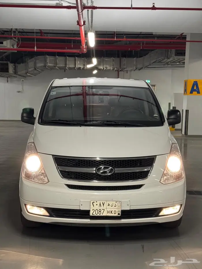 هيونداي فان ديزل H1 2015 نظيف 12