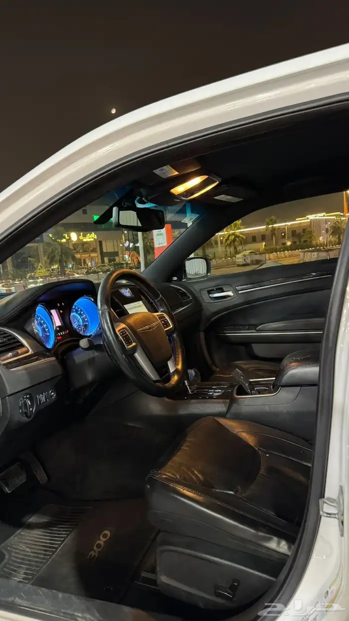 للبيع كرايزلر c300 2011 0