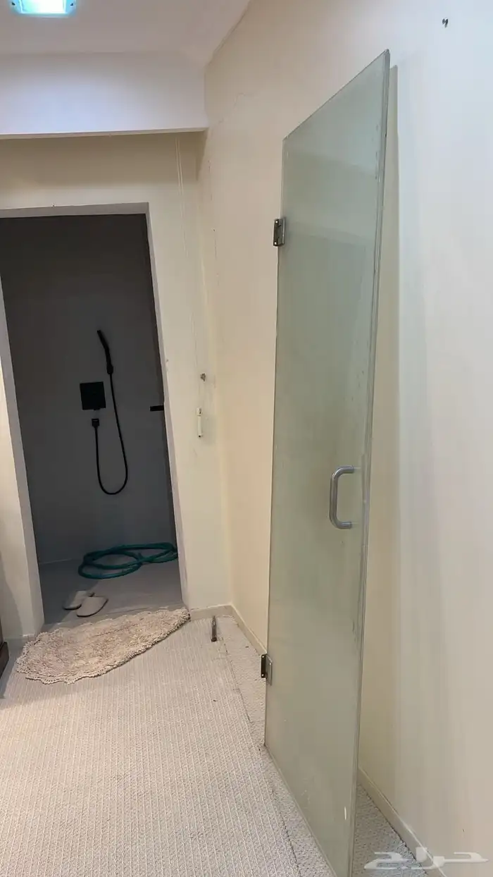 للبيع باب قزاز مع نافذه اللمنيوم 2