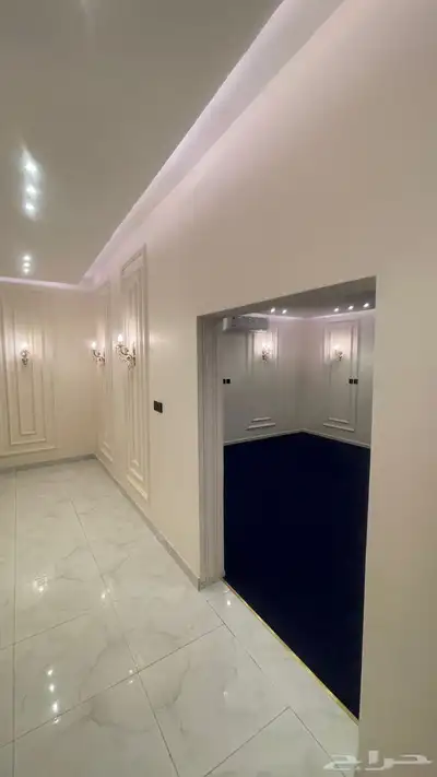 للبيع دورين معزولات بحي الوادي 12