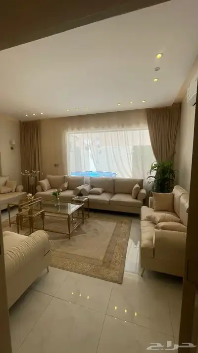 للبيع دورين معزولات بحي الوادي 9