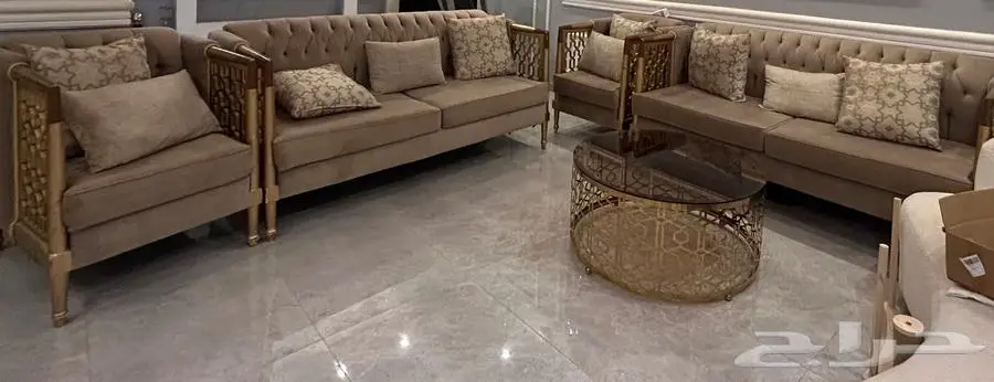 طقم كنب مكون من كنبتين كبار واثنين فرديه 0