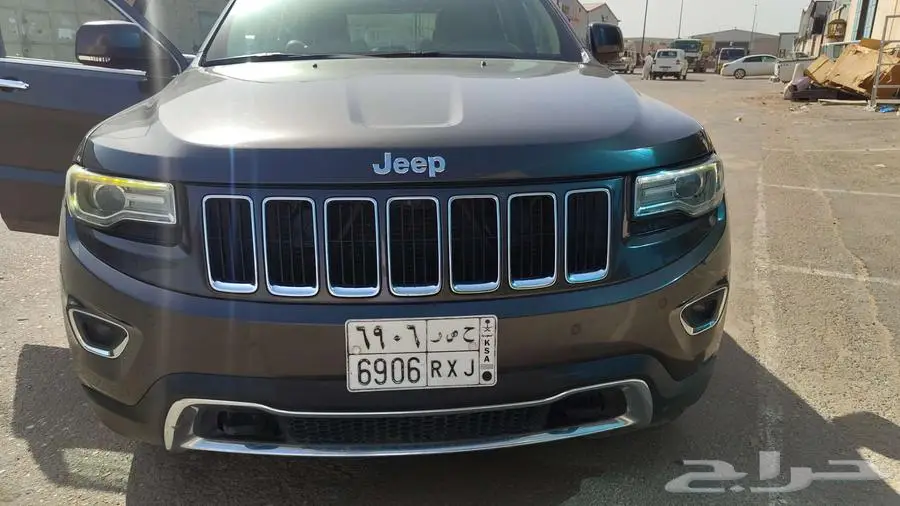 جيب شيروكي ليمتد 2015 32