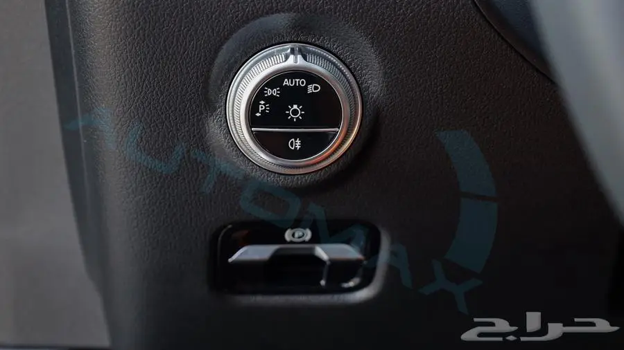 مرسيدس بنز c200 premium 2025 خليجي اصفار مع ضمان الوكيل 25