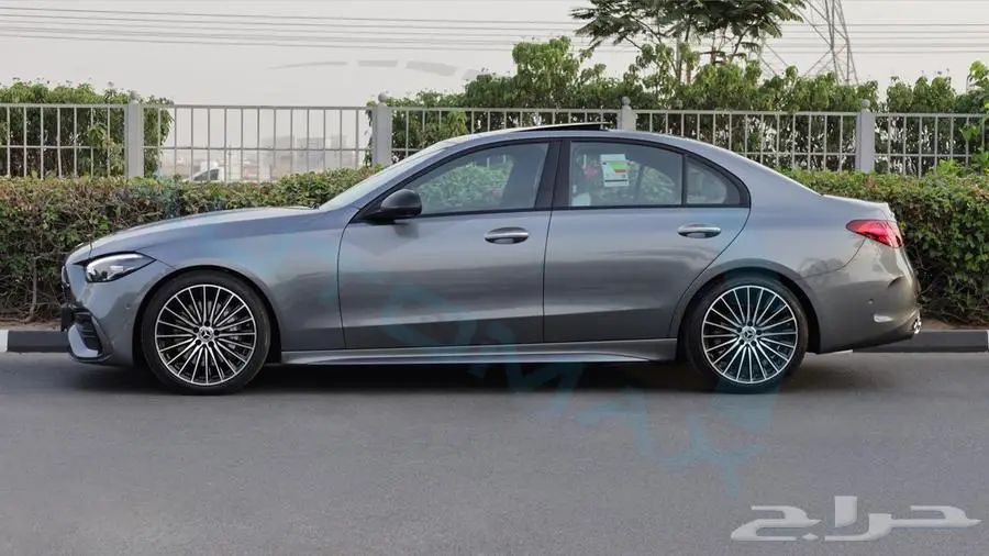 مرسيدس بنز c200 premium 2025 خليجي اصفار مع ضمان الوكيل 32