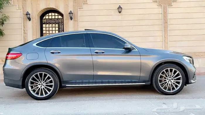 مرسيدس GLC250 AMG كوبيه نظيف جدا 12