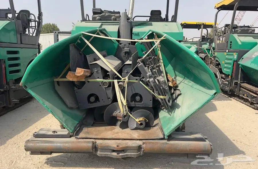 للبيع فرادة إسفلت Vogele Super S1800-2L موديل 2016 6