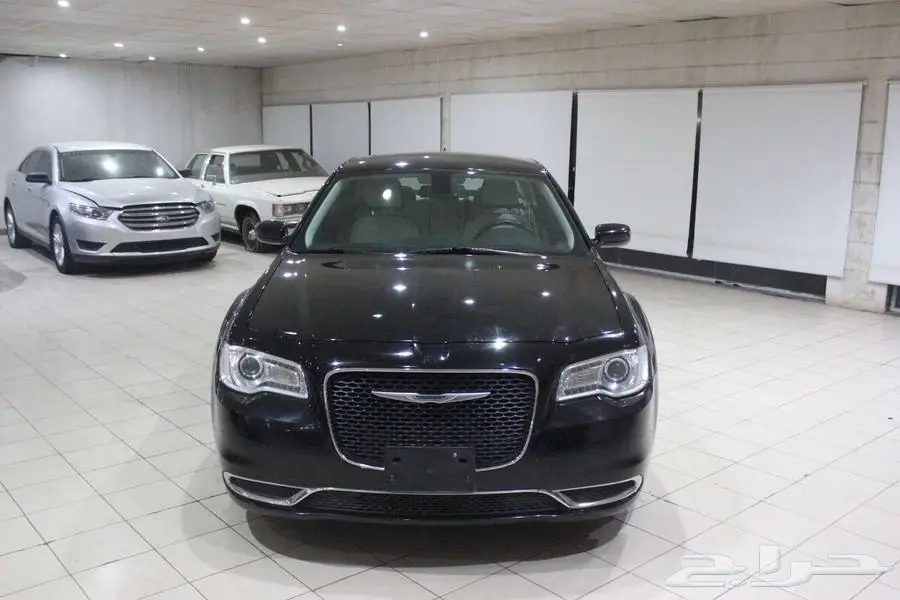 كرايسلر 2019-300 اسود بطاقة جمركية بوية بلدها 4