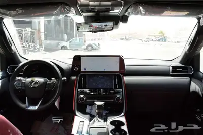 لكزس 2025 LX 600 F SPORT اسود داخل احمر كاش فقط 9