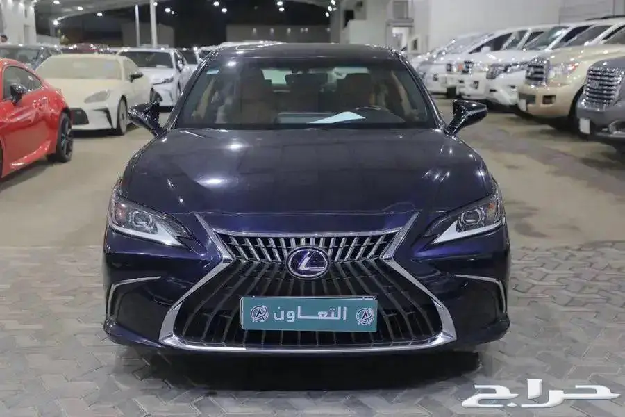 ليكزس ES 300 H فتحة سقف جلد هايبرد اربعة سلندر موديل 2022 2