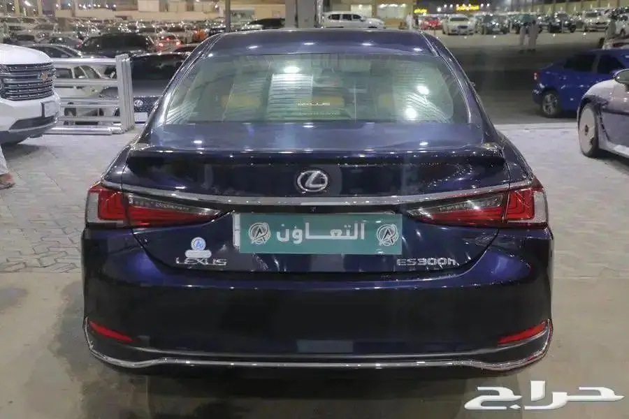 ليكزس ES 300 H فتحة سقف جلد هايبرد اربعة سلندر موديل 2022 5
